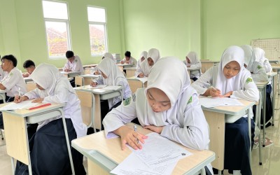 Seleksi Blocking Digital Class MTsN 1 Tasikmalaya Masuki Tahap Kedua, Peserta Jalani Tes Tertulis Lanjutan
