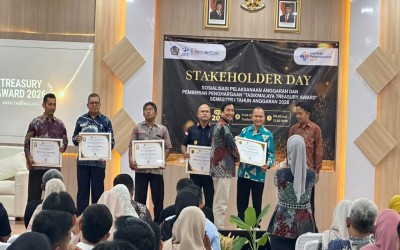MTsN 1 Tasikmalaya Raih Peringkat II Kinerja Kepatuhan Bendahara Terbaik Kategori Pagu DIPA Besar